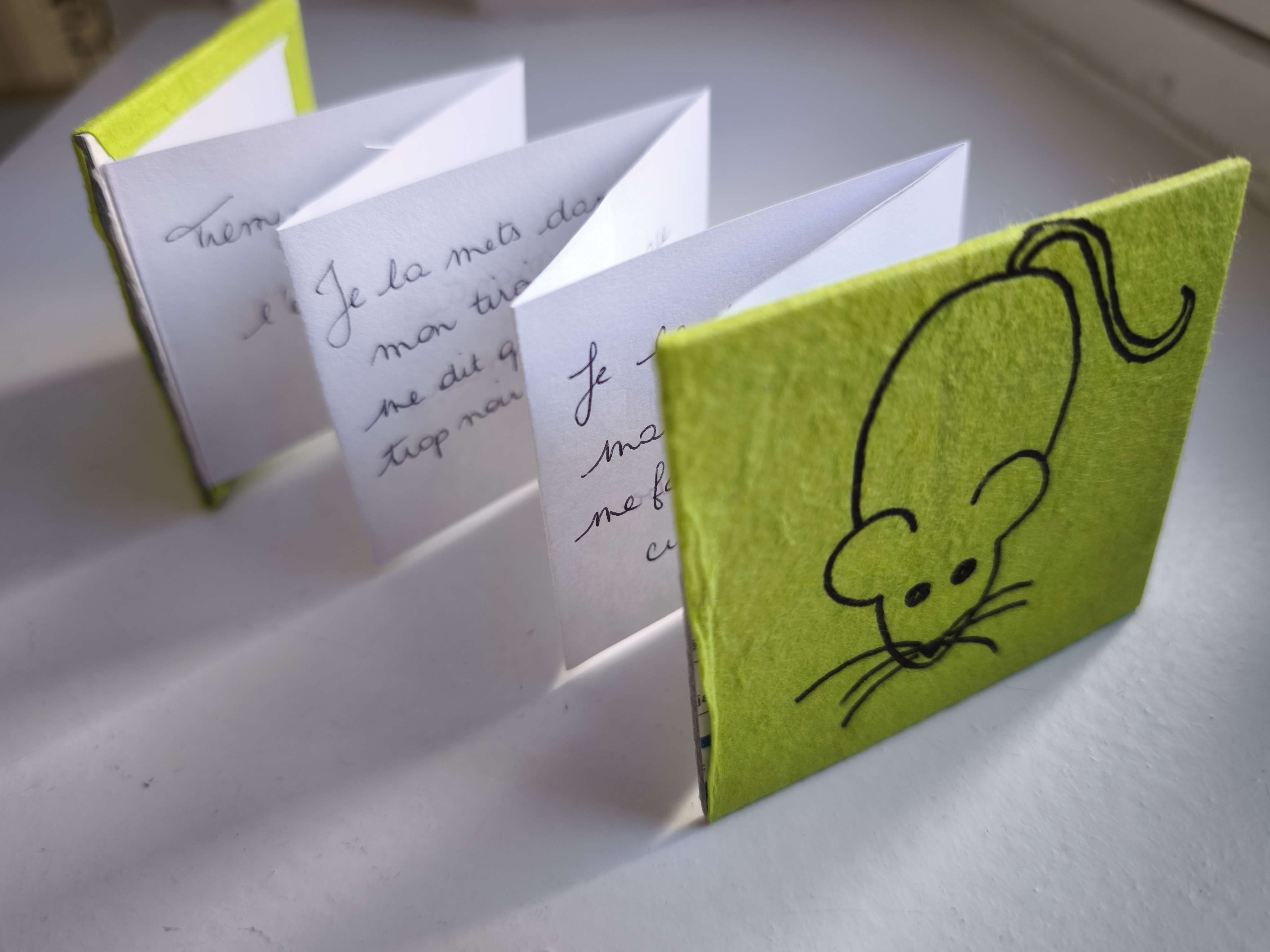 Atelier enfant – Plie, dessine, raconte