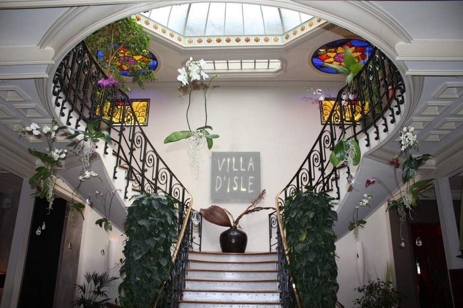 Villa dIsle escalier verriere 2 - Office de tourisme du Saint-Quentinois