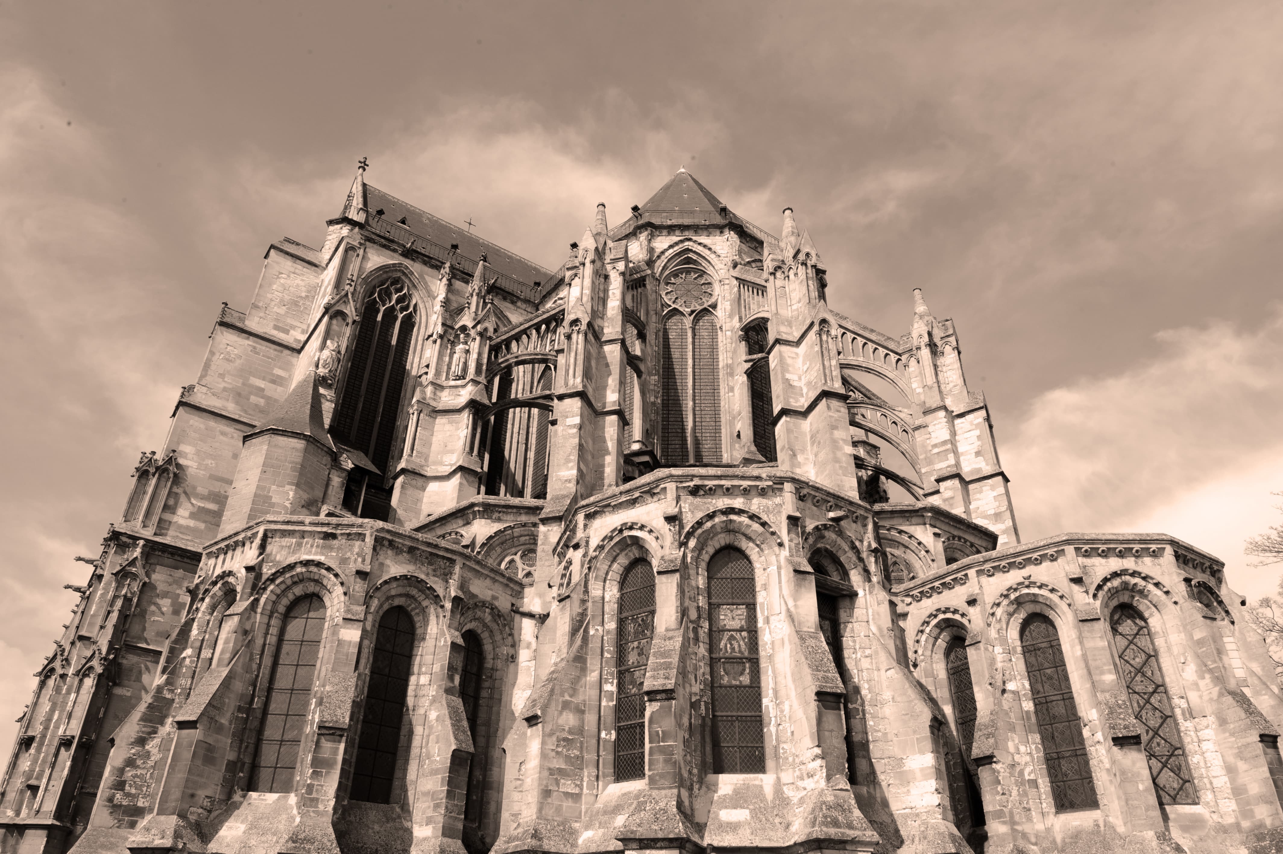 basilique ancien - Office de tourisme du Saint-Quentinois